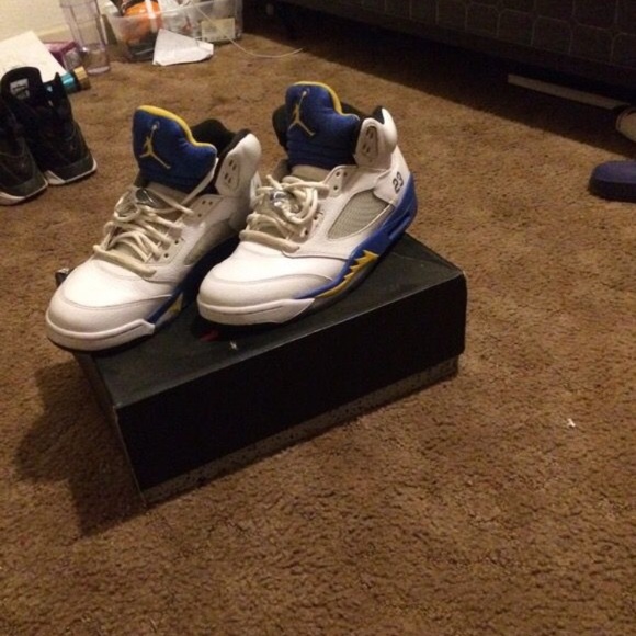 Jordan’s - Picture 1 of 4